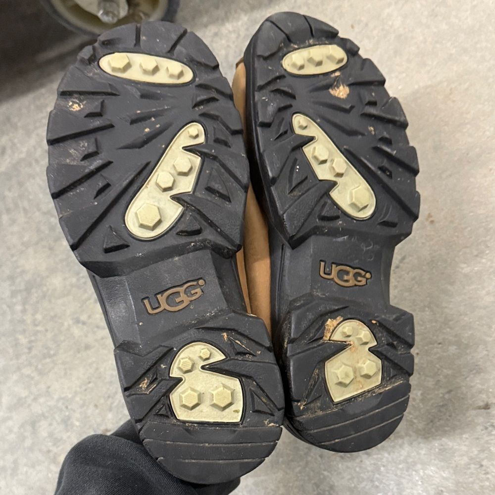 UGG shoes - Picture 4 of 4